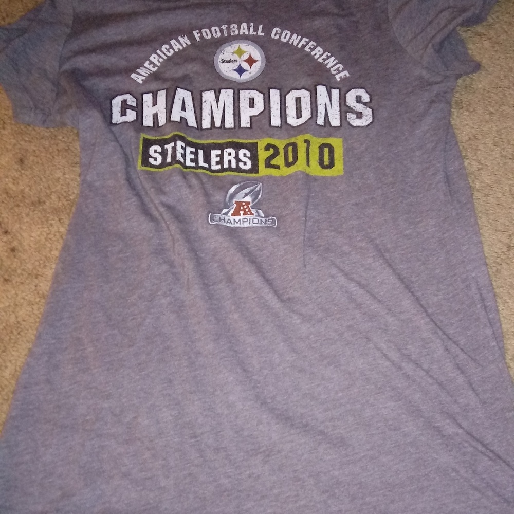 Woman's Steelers NFL top